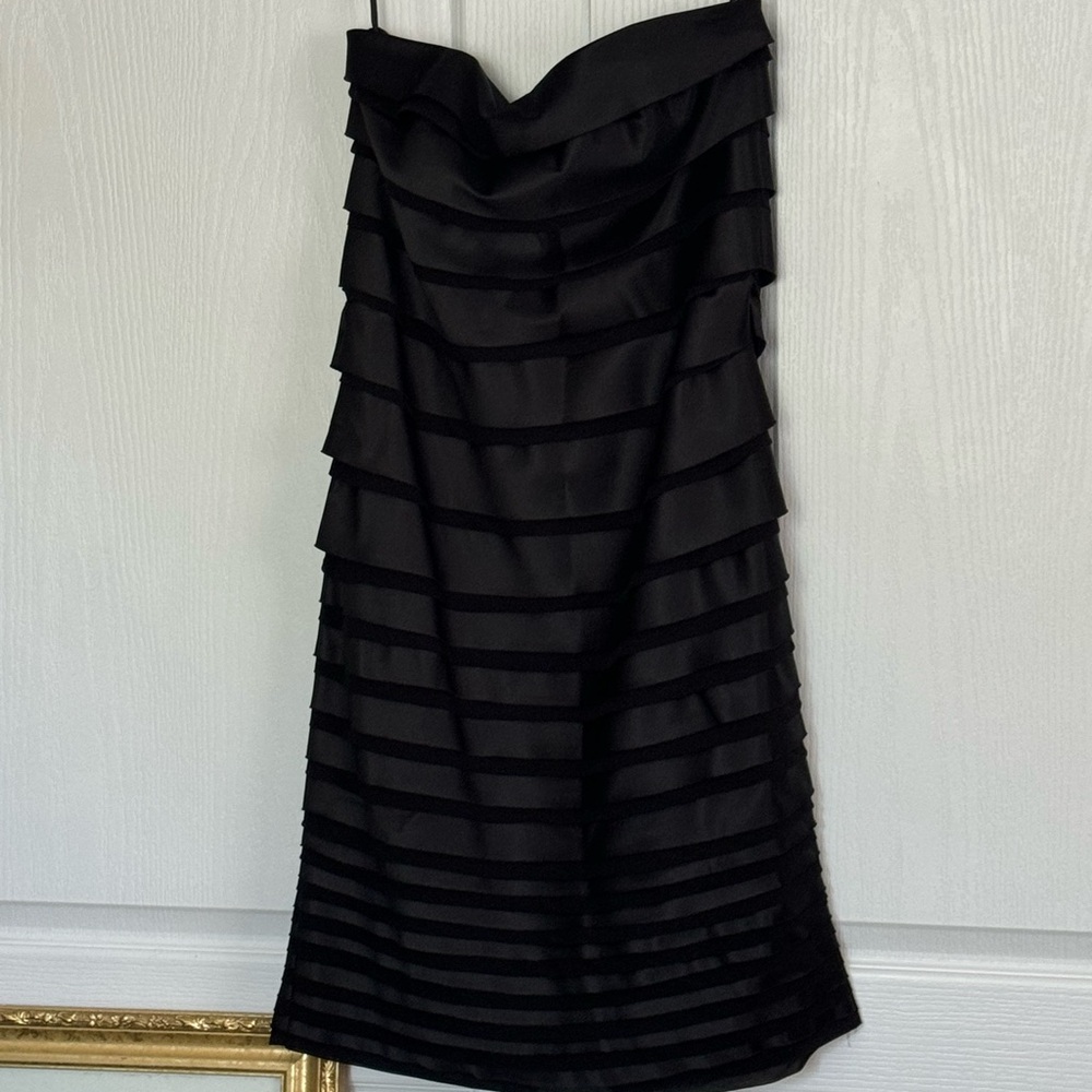 Black White House Black Market strapless midi dress size 12.
